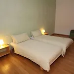 洛萨蓝光住宿加早餐酒店 3*