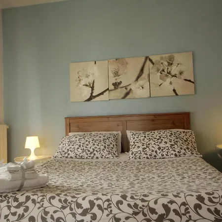 לינה וארוחת בוקר La Rosa Blu בארי